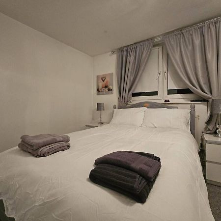 Stunning 1-Bed Apartment In Londra Dış mekan fotoğraf