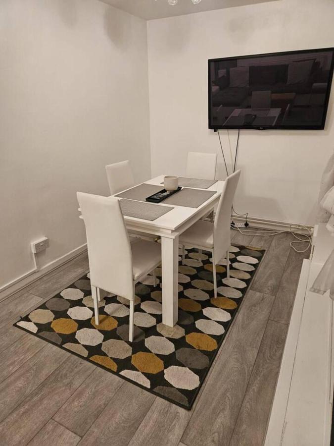 Stunning 1-Bed Apartment In Londra Dış mekan fotoğraf